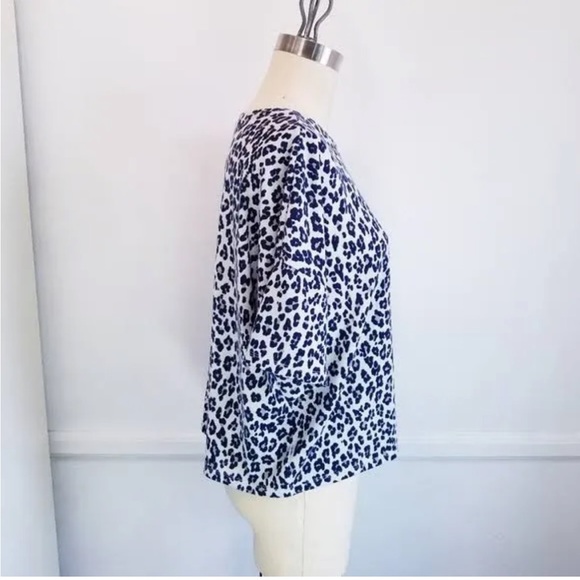 Navy gray leopard print cropped short sleeve t shirt - Picture 2 of 8